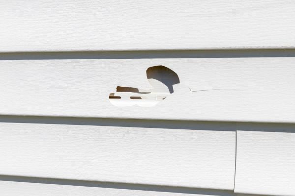 Cost of White Vinyl Siding Repair in Nashville